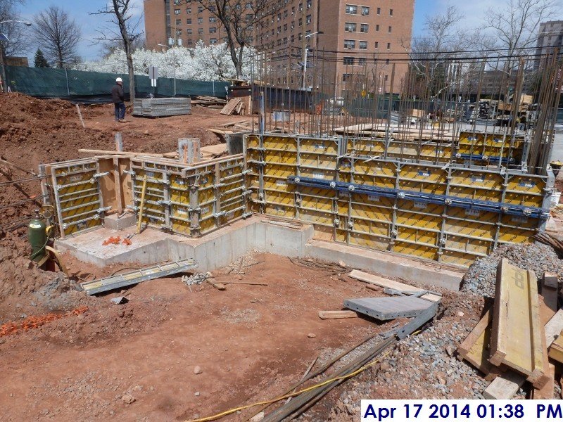 Foundation wall froms at Elev. 7-Stair -4,5 Facing North-East (800x600)